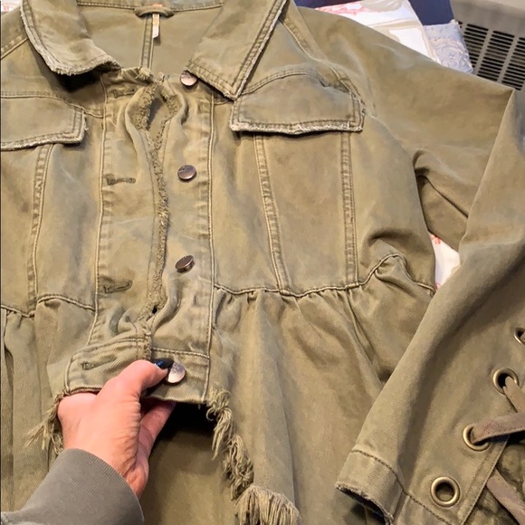 Free people raw edge Jacket size medium - Picture 7 of 10